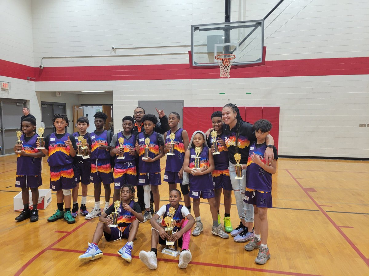 _VicT0RIa7's tweet photo. 15-1 #champions #ToledoUrbanYouthSports #FAAST https://t.co/JB2zgI8B1T