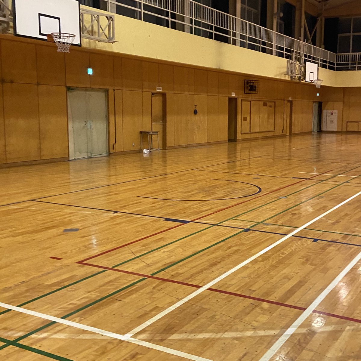 na_hrk's tweet photo. 久しぶりにバスケして
筋肉痛で死にそうだし

AND1がだいぶ前に日本から撤退してたのショック https://t.co/ATkABrADyt