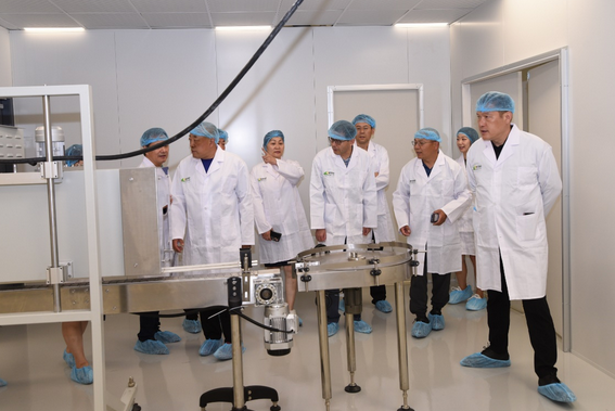 strawbeecream's tweet image. #UFWD business alert: headed by Qilu /Shandong Chamber of Commerce's Cheng Xianpeng (程显鹏) is health supplement company WCN BIO TECH INC./WestCoast Naturals. 

#CACA members toured their facility in #richmondbc back in Aug 2022. 

#vanpoli #bcpoli #CCP archive.md/KO7gy