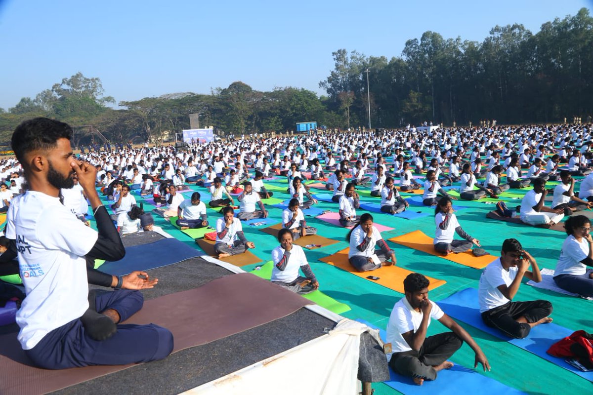 YASMinistry's tweet photo. Yoga is not about mastering poses; it’s about using those poses to understand yourself and transform your life.

Here are the glimpses of Yogathon from #NationalYouthFestival 2023 held at Hubbali-Dharwad.

#NYF2023 #NYKSYouthFestival  #yoga  #MindfulMornings https://t.co/lz9sbsyJyC