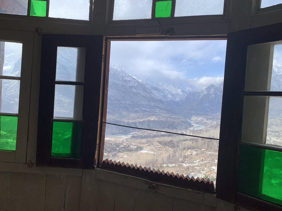 Scanlon_Leslie's tweet photo. Aside from the beauty of the 🗻, the warmth of the welcome &amp; the beauty of towns, #Baltit &amp; #Altit Forts are really worth a visit! Very interesting history that starts over 1000 years ago… #GB @UNESCO #AgaKhanTrustForCulture @AKF_Global #Karimabad @akdn https://t.co/5HFN15J06U