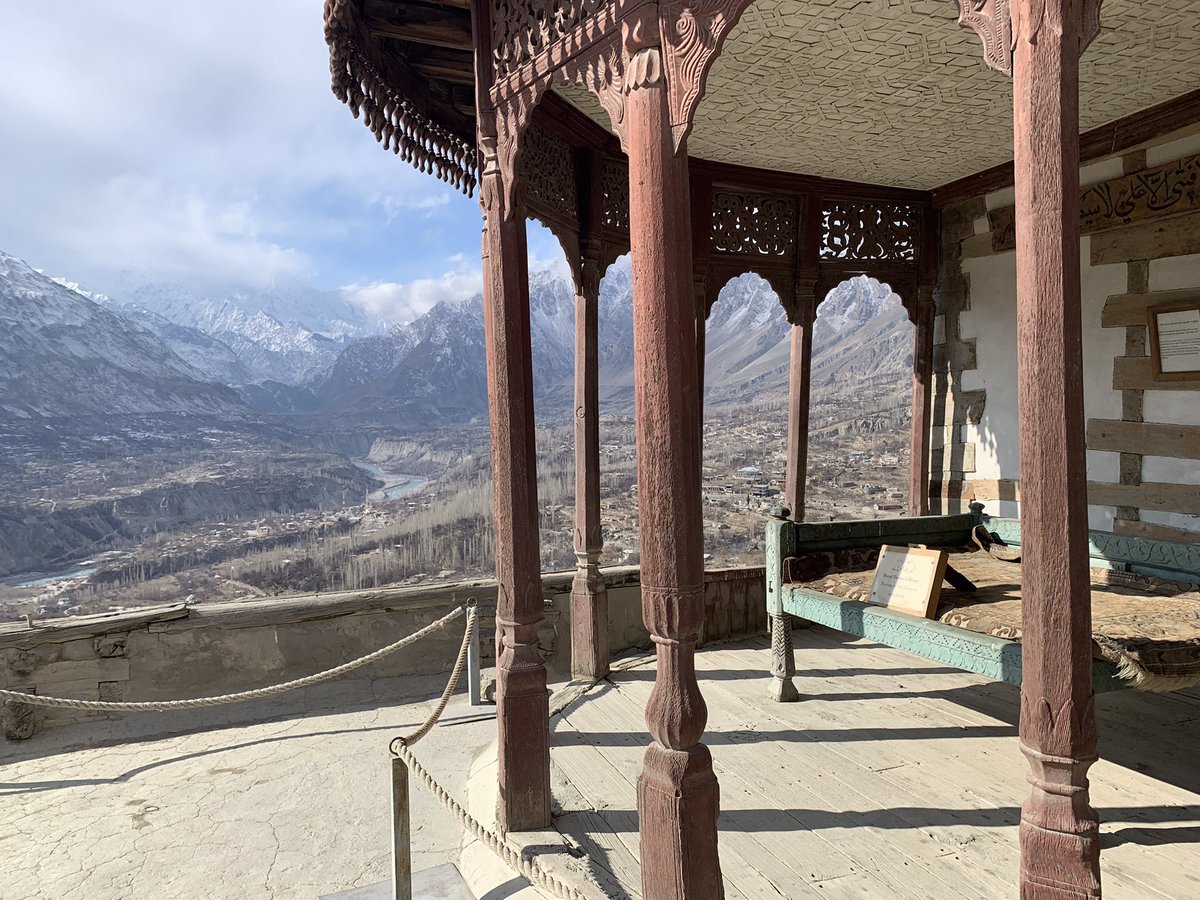 Scanlon_Leslie's tweet photo. Aside from the beauty of the 🗻, the warmth of the welcome &amp; the beauty of towns, #Baltit &amp; #Altit Forts are really worth a visit! Very interesting history that starts over 1000 years ago… #GB @UNESCO #AgaKhanTrustForCulture @AKF_Global #Karimabad @akdn https://t.co/5HFN15J06U