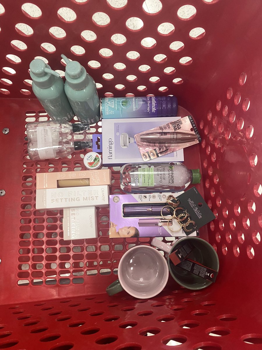 a lil retail therapy 🤭 also leggings from target>>>>  🫶🏻