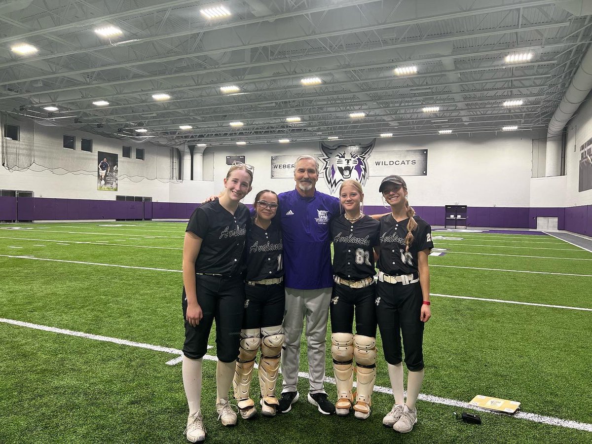 avalanche_sky's tweet photo. Zalia and Lauren went to the @wsusoftball pitching camp today and brought Jaidyn and Savannah to catch! They learned somethings and had a lot of fun! Thanks Coaches for a great time!
#weberstatesoftball #pitchingcamp https://t.co/tRWUrRyGXJ
