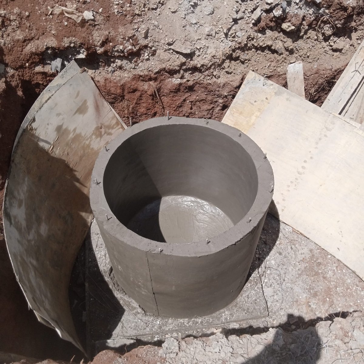 akyuratebuilder's tweet image. The use of biodigesters creates  a cleaner and healthier environment . We install biodigesters in schools, living, and working spaces. contact us on 0746779111 for services you can count on. 
#biodigester #construction #contractor #ecofriendly #environment