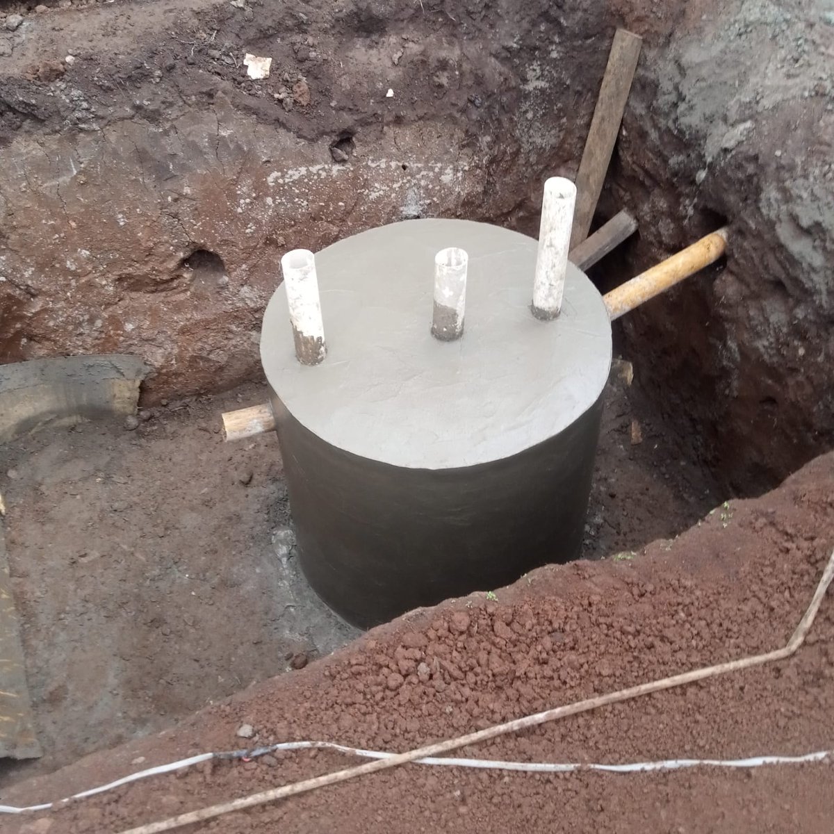 akyuratebuilder's tweet image. The use of biodigesters creates  a cleaner and healthier environment . We install biodigesters in schools, living, and working spaces. contact us on 0746779111 for services you can count on. 
#biodigester #construction #contractor #ecofriendly #environment