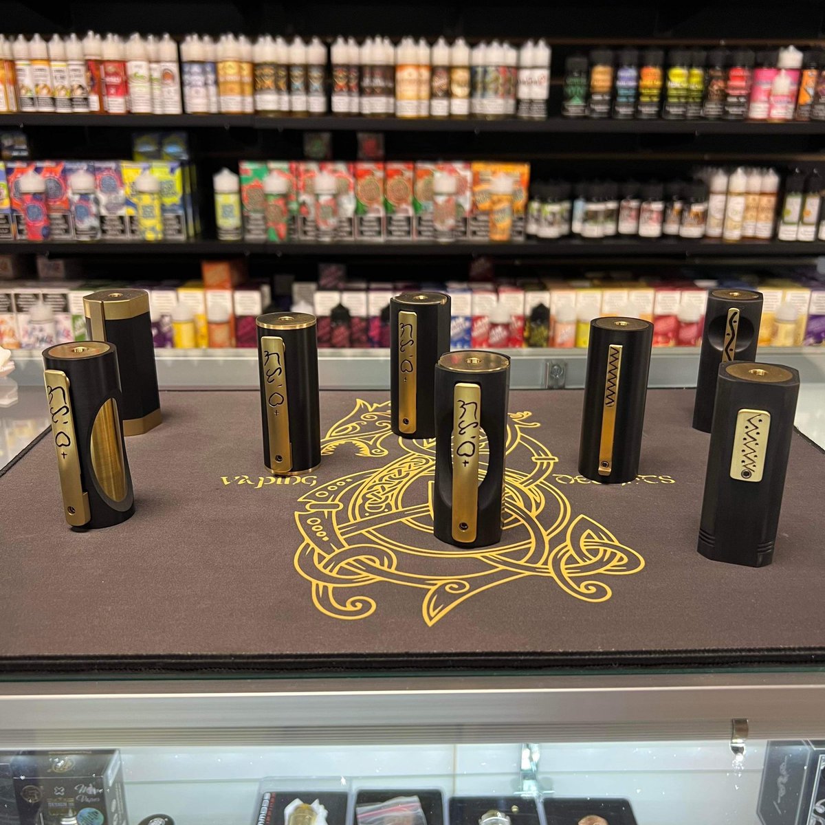 mike_delights's tweet photo. Gatub Craft 21700 Side Fire Mech Mods
https://t.co/4vWIKyY2bZ
#vapeshop #VapingDelights #gatubcraft #mechmods #mechmodporn @mike_delights https://t.co/7oEL6HqLfh