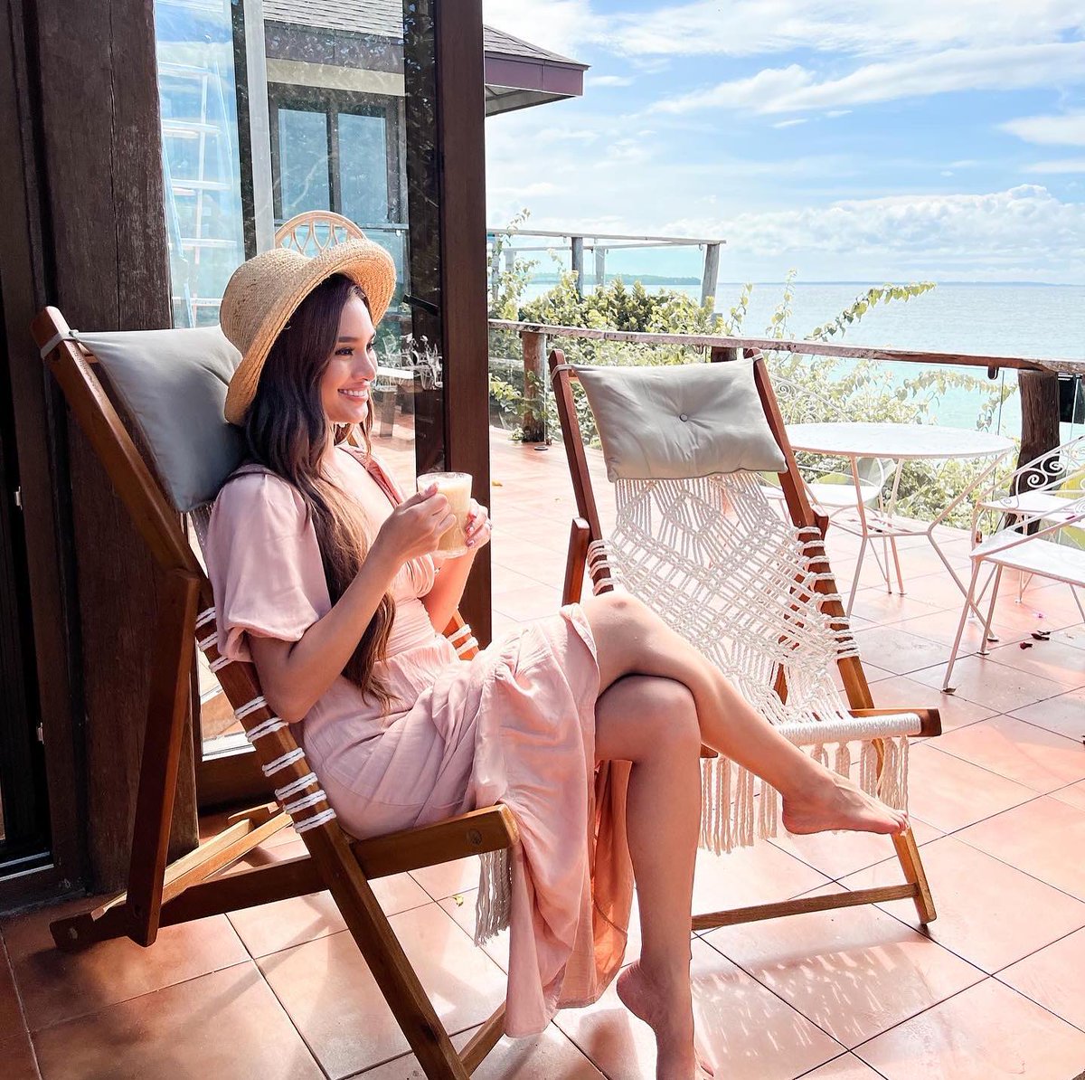 JeanneH820's tweet photo. No matter how much pressure you feel at work, if you could find ways to relax for at least five minutes every hour, you'd be more productive. 🌸🥰 https://t.co/ocp93YpEj9