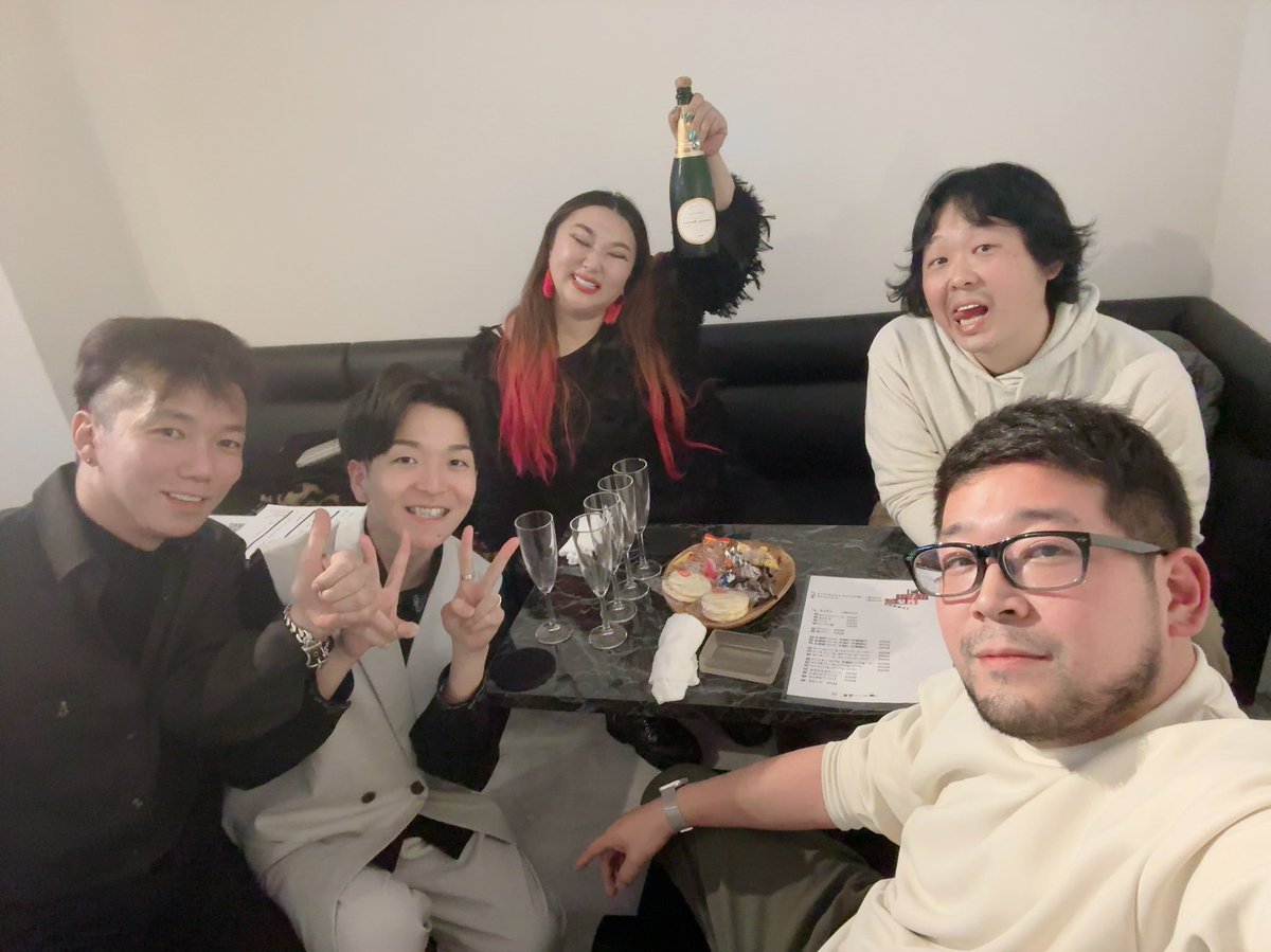 yakushabar's tweet photo. 昨日もご来店ありがとうございました✨
本日も20時から営業します！
本日のキャストは荒谷、國雪、YUKINAがいます！
ご来店お待ちしております！
#役者BARにいる
#広島BAR
#役者
#広島
#BAR https://t.co/P9H0inYRSF
