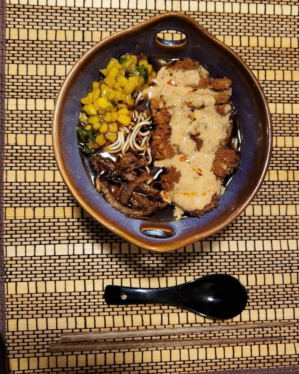 LoudMouth_LaVal's tweet photo. Pork Katsu Shoyu Ramen w/peanut sauce, corn with chilies, and deep fried onion. Broth was a homemade spicy vegetable broth, shoyu tare, and chili oil.
#Ramen #povertychef #Food https://t.co/ODzVawzd3k