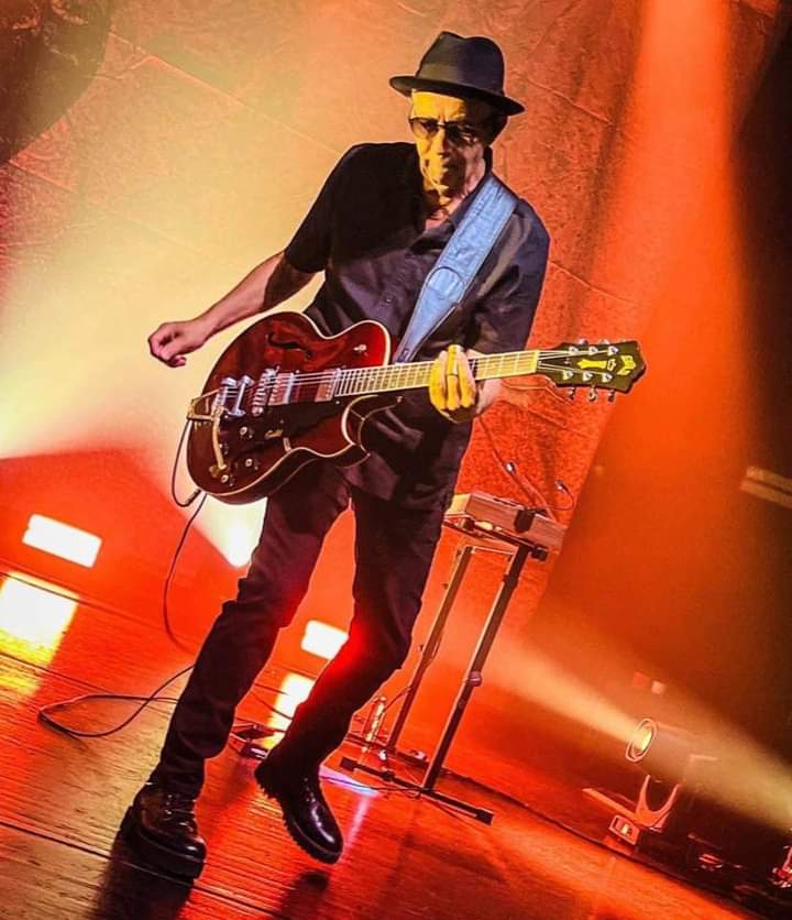 I d like to wish a happy 72nd birthday to Duke Erikson, guitarist/bassist for Garbage! 