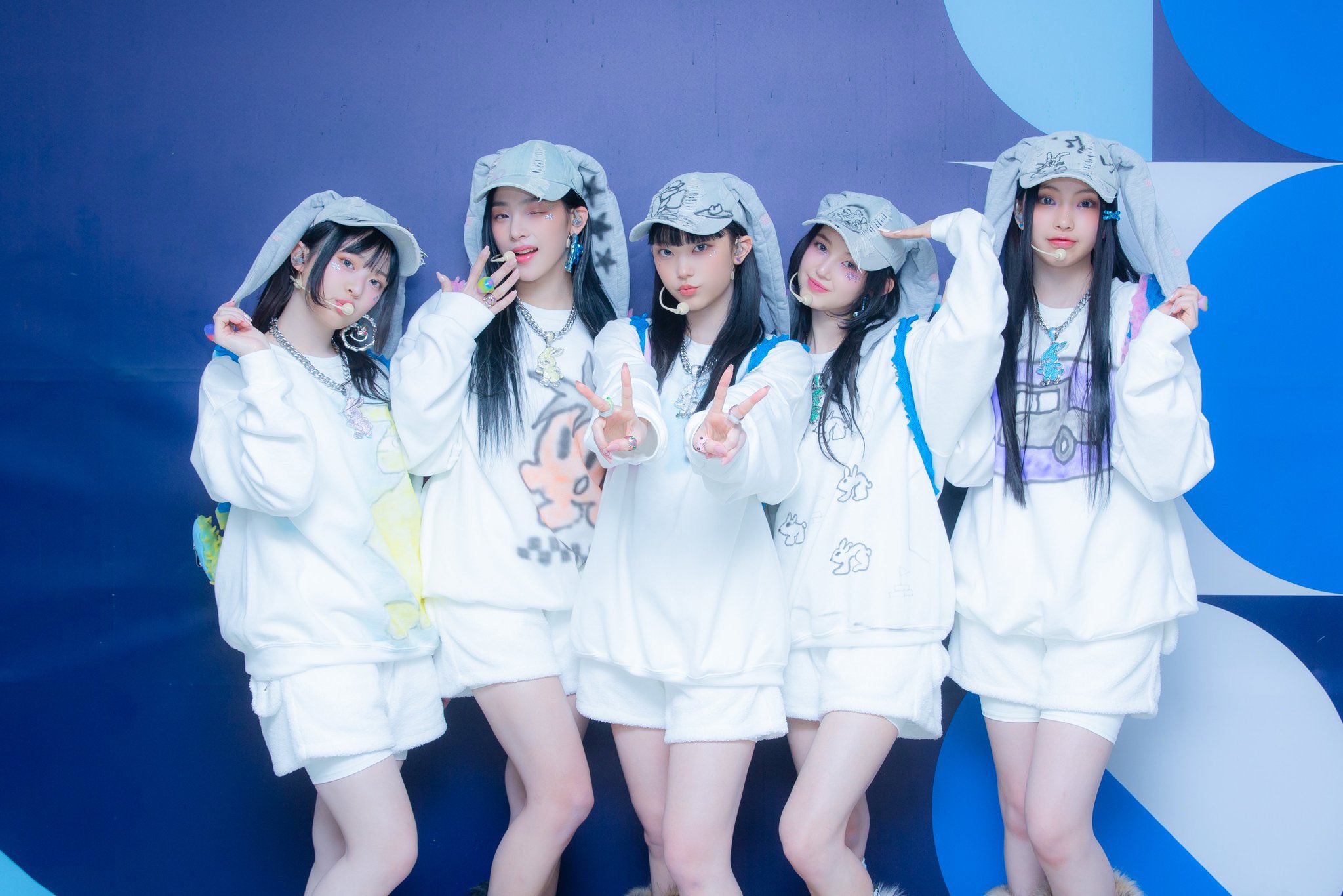 newjeans スウェット　白 NewJeans Brands on X: 