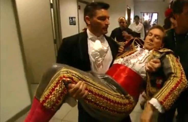 ElibettM's tweet photo. Así quede yo cuando no dijeron que Amanda era la Miss Universo. Nos robaron en la cara 🤡 https://t.co/a7VfkBRQIC