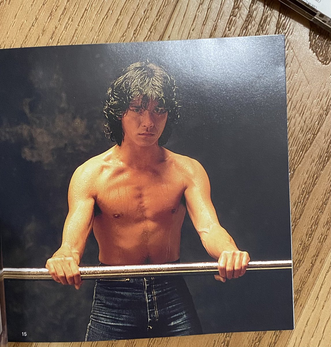 Kaukahiyutaka's tweet photo. ずーっとこのベストCDが欲しかったのですが、アメリカのアマゾンで日本語検索したたらセカンドハンドの店が$19で出してたので 速攻で購入しました。超ラッキー‼️ #ハワイ #ホノルル #西城秀樹 #ベストCD #ヤングマン #Hawaii #honolulu #HidekiSaijo #bestcd #HandsomeGuy #かっこいい https://t.co/bpH949VVvt