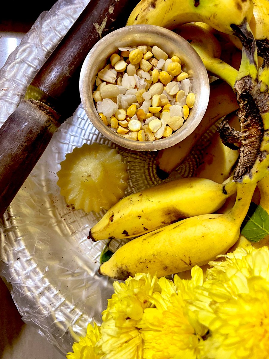 ktgbhat07's tweet photo. ಎಳ್ಳು ಬೆಲ್ಲ ತಿಂದು ಒಳ್ಳೆಯ ಮಾತನಾಡಿ .
ಮಕರ ಸಂಕ್ರಾಂತಿಯ ಶುಭಾಶಯಗಳು!
#ellubella https://t.co/10vbrXNv9b