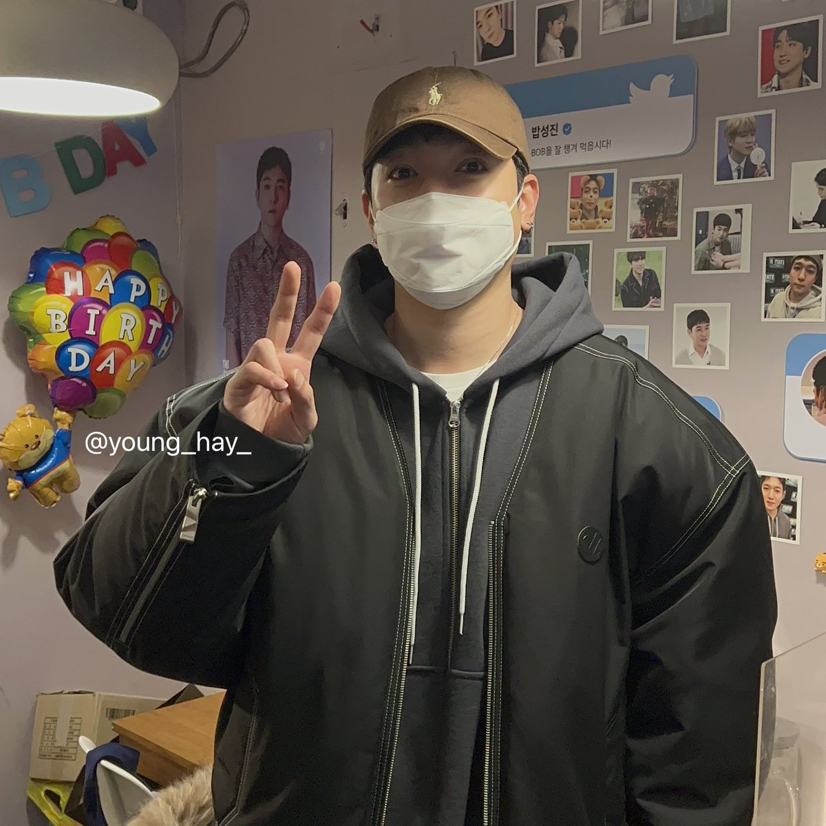 Young_hay_'s tweet photo. 밥먹으러 왔다가 박성진 봤다 손떨린다…#밥성찐이야 https://t.co/BvgorX57NJ
