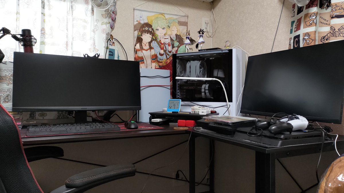 Cielnotron's tweet photo. 頑張って片付けたけど物多すぎて狭くなってしまった🤔 https://t.co/wlfFkBDr9D