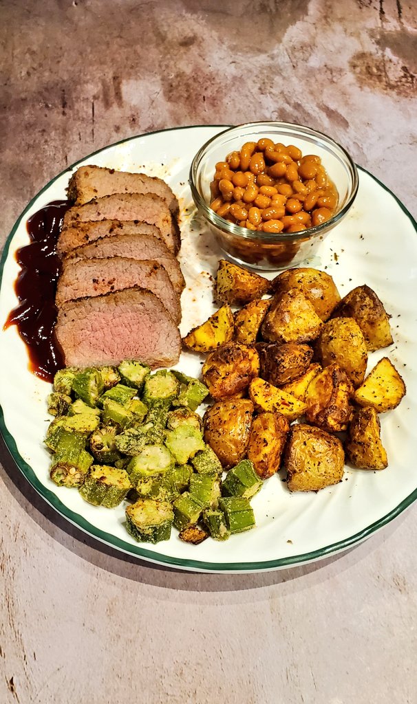 mrhomechef85's tweet photo. Brisket, okra, potato slayers & beans. https://t.co/PWEy4Iek4r is the seasoning. Mike's secret stuff on this one, 3 thumbs up here! Taste great, perfect amount of heat! https://t.co/DAHfE9jPai