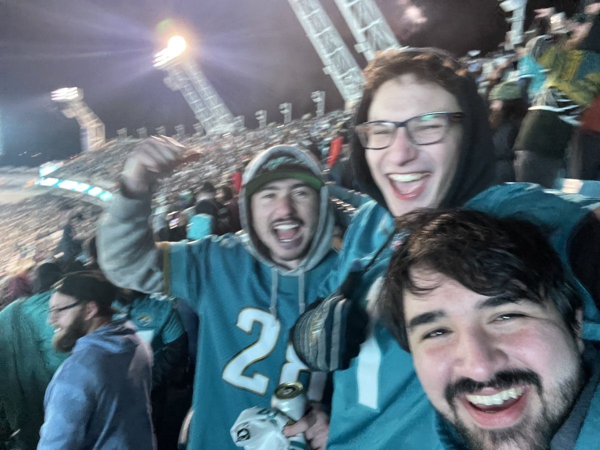 samuel_liechty's tweet photo. I will never attend a better football game. IT WAS ALWAYS THE JAGS 🐆🏈🐆

#DTWD #ItWasAlwaysTheJags #DUUUVAL https://t.co/9vuZRakY6G