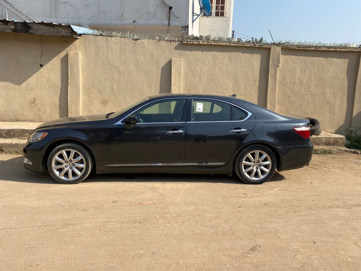 twitVickyHills's tweet photo. Make: Lexus
Model: LS460
Year of manufacture: 2007
Condition: Foreign Used
Transmission: Automatic
Price:₦7,200,000
Location: Lagos
For more inquiries Dm
#Echidiime https://t.co/JdN1t5jbPQ