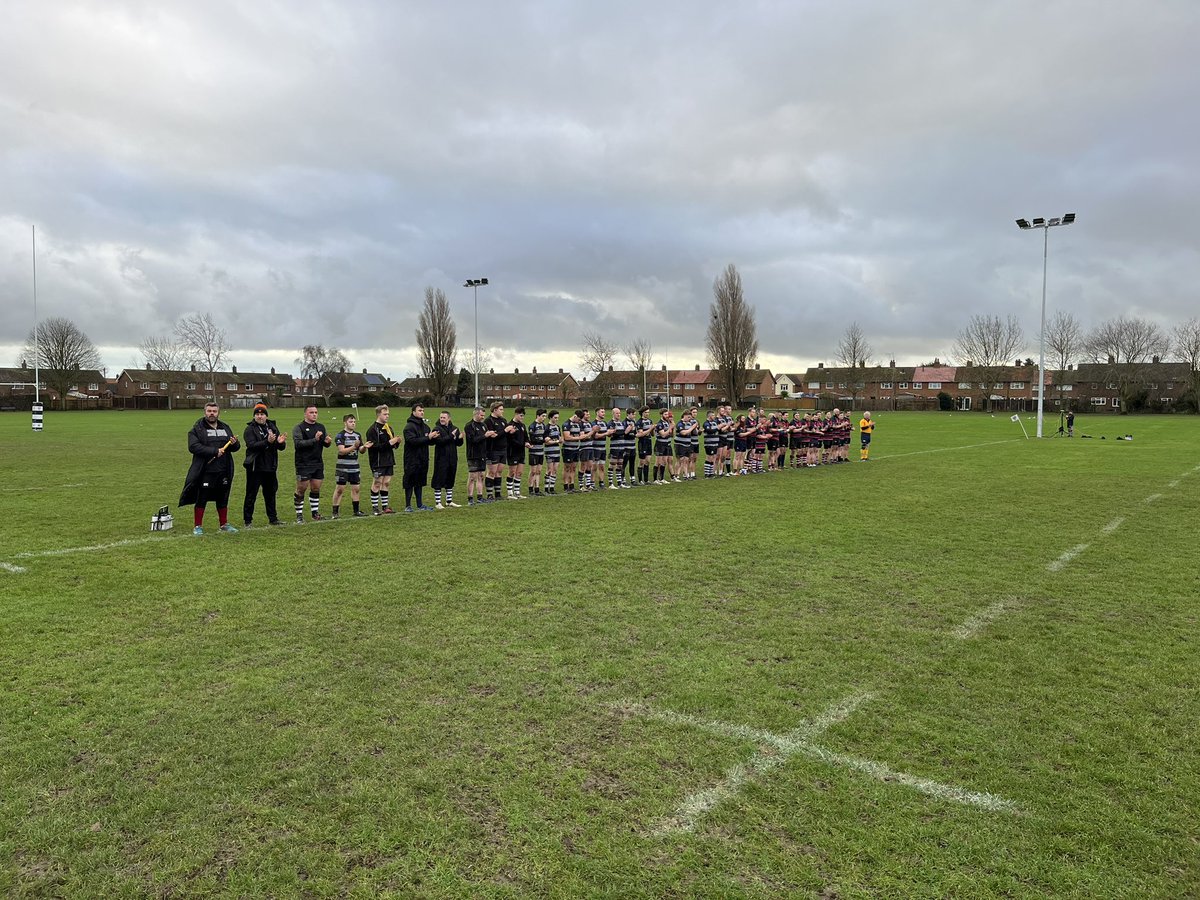 FelixstoweRUFC's tweet photo. Mixed emotions at the 3PL Rugby Ground yesterday. Happy with the result against @HadleighRugby but sad as we heard the news about our long time friend, supporter and sponsor Dennis Simmonds who past away recently. We felt a minutes applause was a fitting tribute. #GoBadgers https://t.co/x0RHbrIRq1