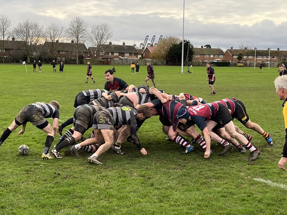 FelixstoweRUFC's tweet photo. Mixed emotions at the 3PL Rugby Ground yesterday. Happy with the result against @HadleighRugby but sad as we heard the news about our long time friend, supporter and sponsor Dennis Simmonds who past away recently. We felt a minutes applause was a fitting tribute. #GoBadgers https://t.co/x0RHbrIRq1