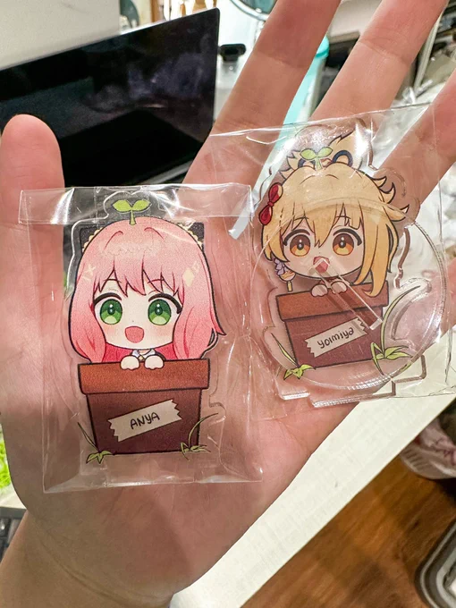 smol plants  
