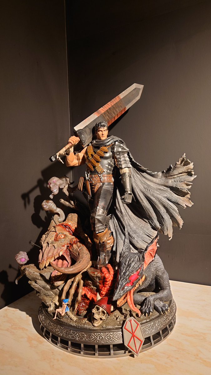 emitangotan's tweet photo. 『ベルセルク展』!!!
よくわからないで連れて来られたけど、絵は凄かったなぁ〜!!! https://t.co/cWXHCb225n