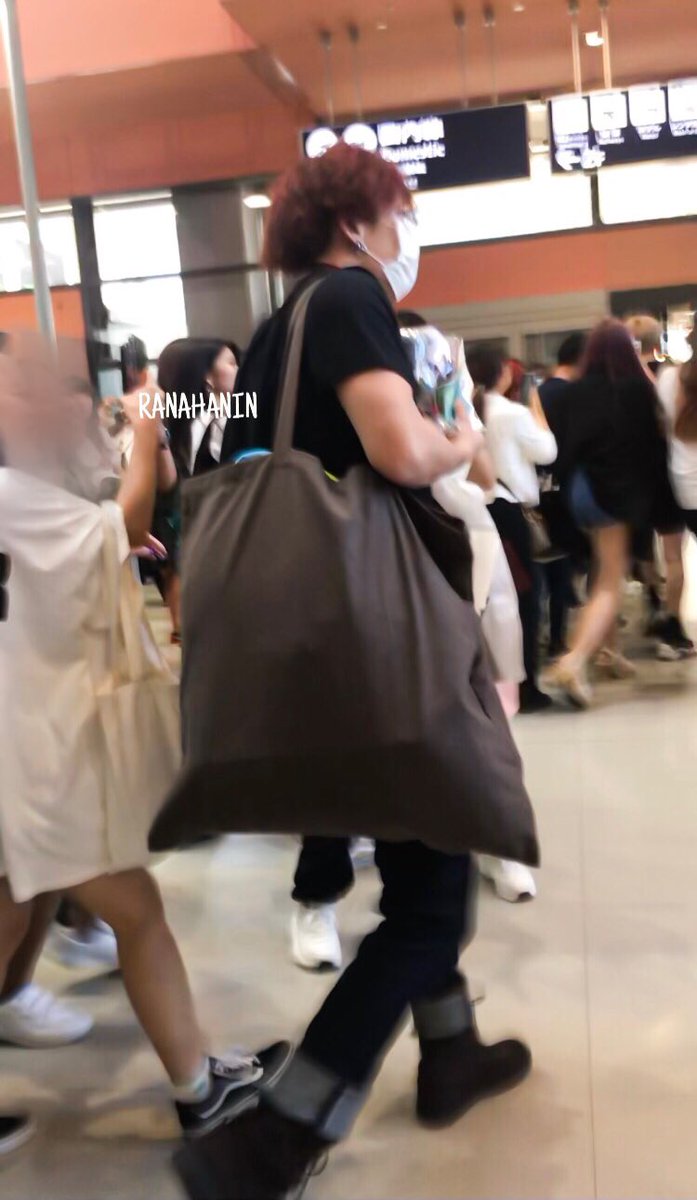 bobbyngantuk's tweet photo. jinan, besok kamu pinjem tasnya si bobby deh😭 https://t.co/TmFYDMKBJC