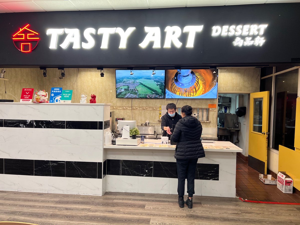 Maximilation's tweet image. both were meh!#greenmilktea #mangopancake #tastyartdessert (@ Tasty Art Dessert 尚品轩 in Irvine, CA) swarmapp.com/c/ld6dqdFYqRE