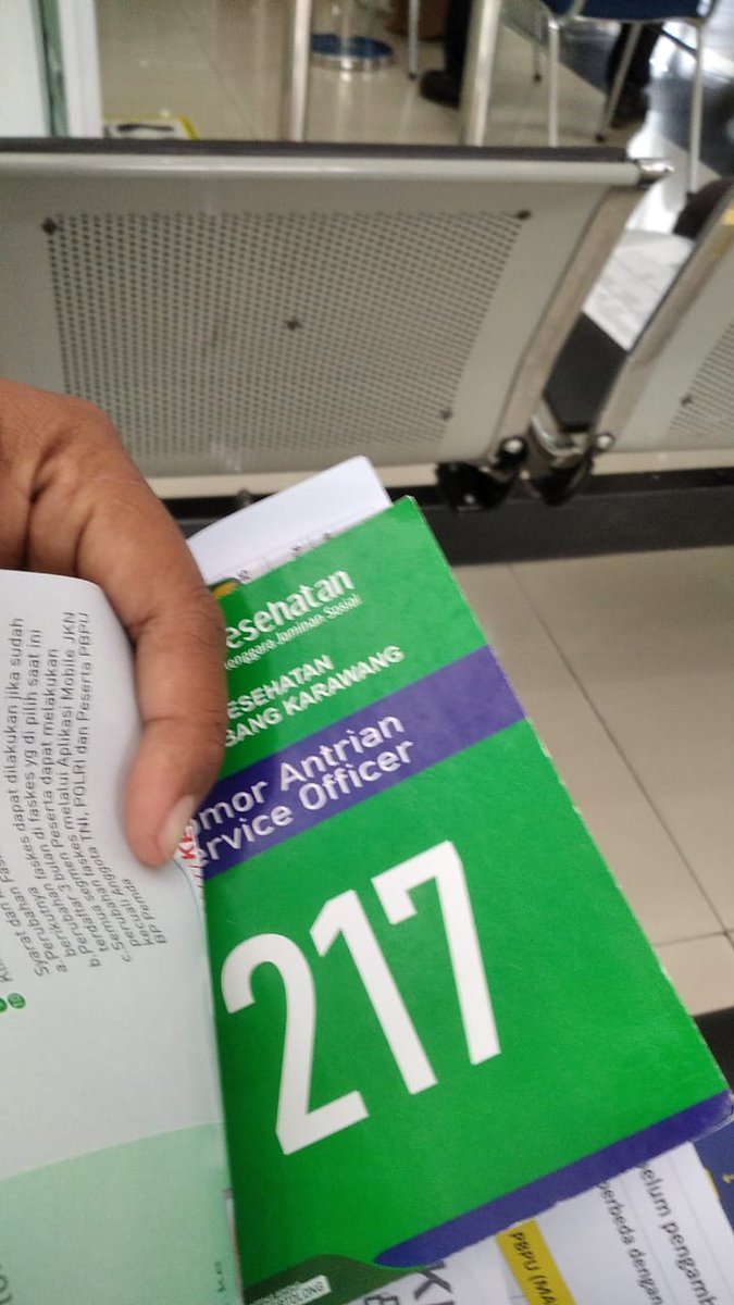haiva_'s tweet photo. @MemeSejutaUmat Nomor antrian BPJS anjir😅 https://t.co/mjX3er86uc