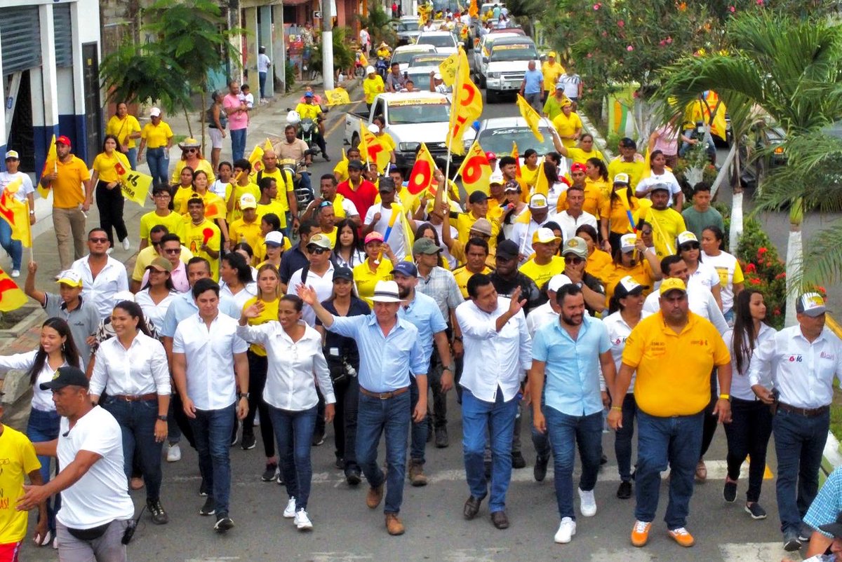 jteransalcedo's tweet image. 📌Puebloviejo.
¡Puebloviejo es todo La6!

Qué gran respaldo fue el que recibimos hoy en nuestra caminata por las principales calles de este productivo cantón de la Provincia de Los Ríos.