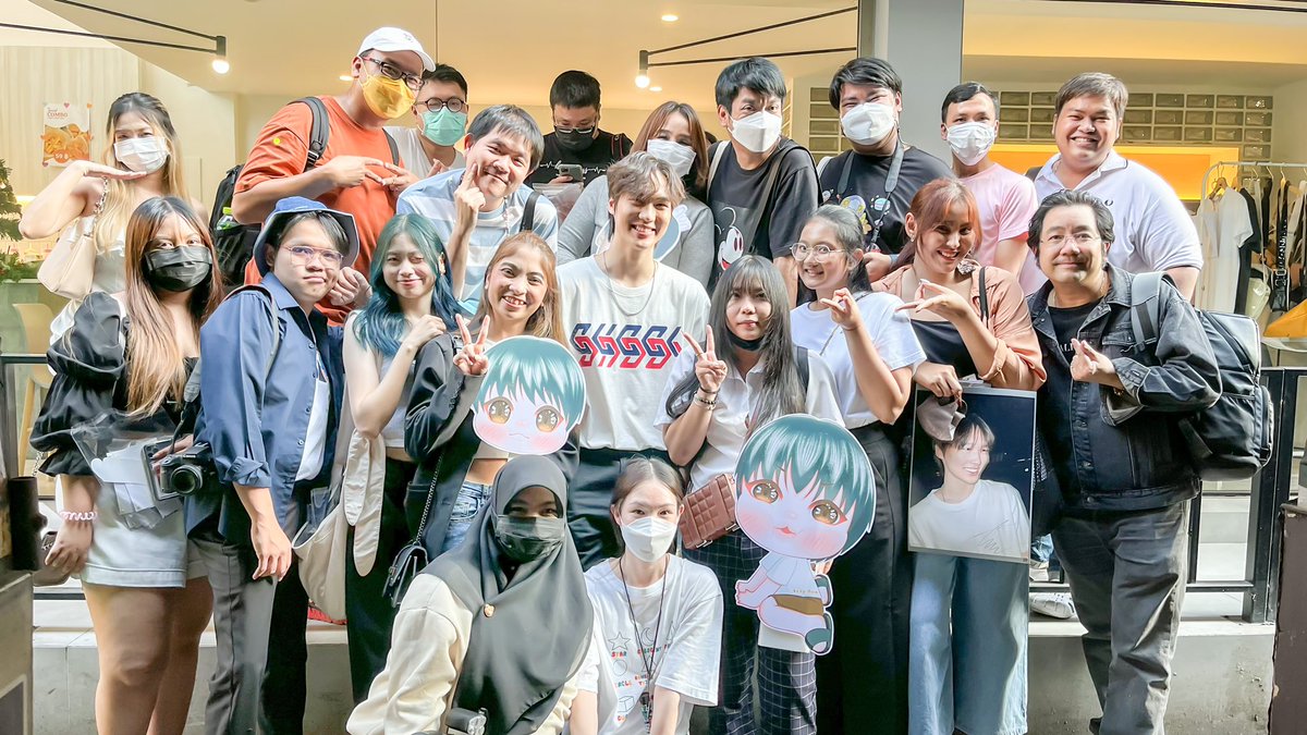 napat_un tweet media
