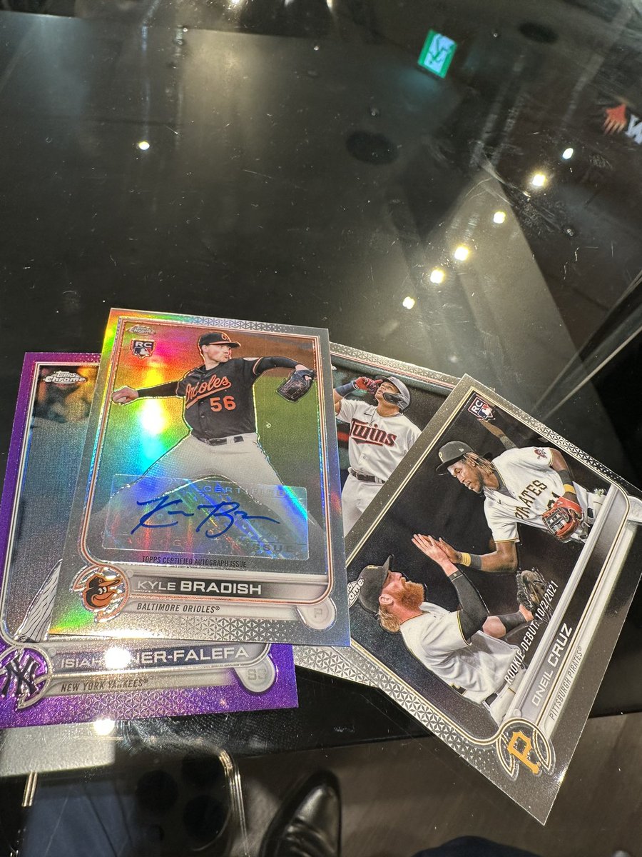 yamaguchi0407's tweet photo. 8packhit!!

#topps
#mlb
#toppschrome
#2022update https://t.co/0TapCqy1yR