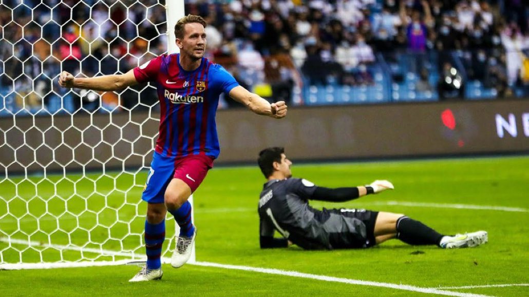Shahcasticdev's tweet photo. Luuk de Jong : 

“I will wear the Barcelona shirt in which I scored a goal against Real Madrid in the Super Cup, turn on the TV and support Barca from inside my home with my family. I will remain a fan of this club forever” 💙❤️ https://t.co/KmqCEzOBpp