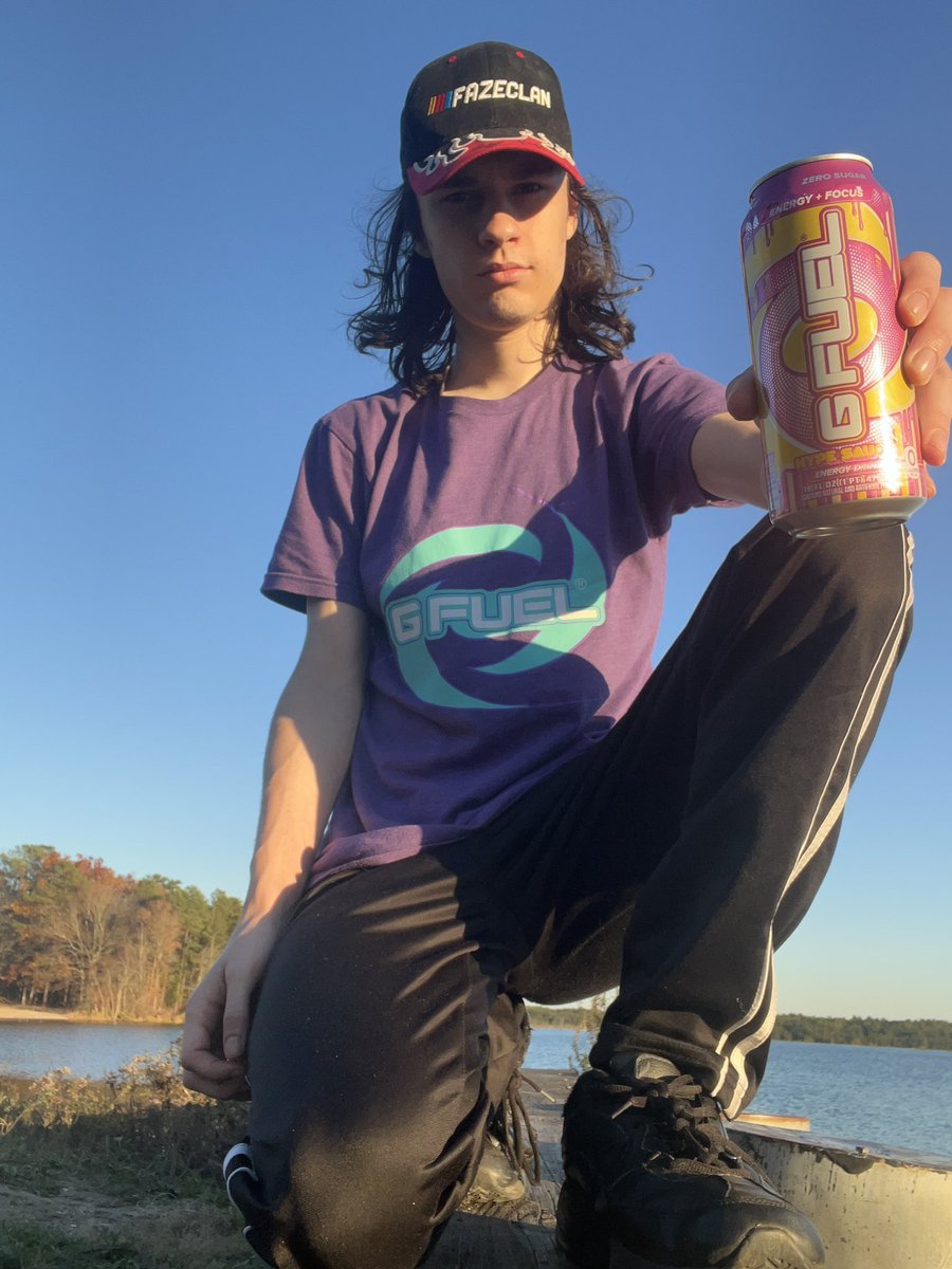 Raz0rArmy's tweet photo. Hey @GFuelEnergy @GammaLabs having the opportunity to work with GFuel whether it be an ambassador or a partner has been the dream for years! I applied for the ambassador program the moment it was announced. I'd do whatever it takes for this opportunity! lets make #CodeRazor real! https://t.co/6FadTOzOWK