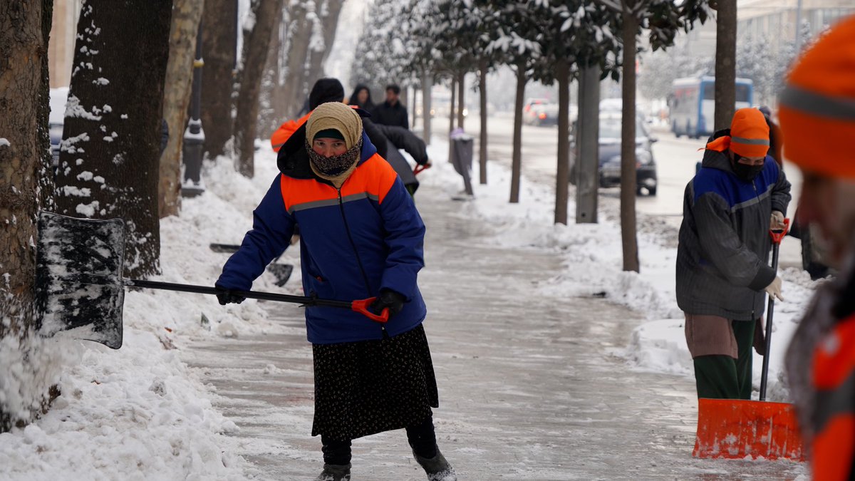 NigoraFazliddin's tweet photo. Beautiful #utility workers of #Dushanbe #Tajikistan shovel away snow from the #sidewalks and the #highways. 80% of this sector is women aged between 40 -65 and even older. Aren’t they beautiful? https://t.co/x4ujKU06yw