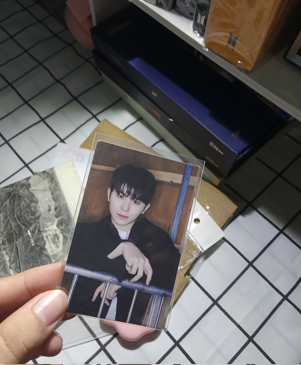 every_wonkyeom's tweet photo. ely's merch log!๐ซถ
๐
- yaaay!! received!! thank you so much po @snowballexshi @snowballclaims #snowballproof cutie ni woozi๐ค https://t.co/S3pDr671Fa