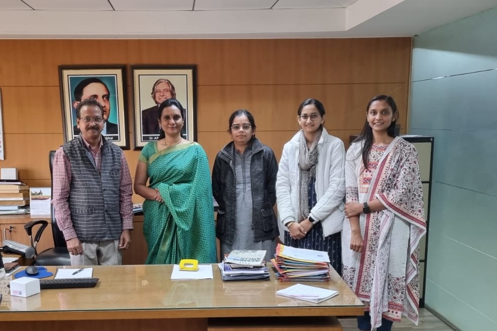 DaxaSakhiya's tweet photo. It was our pleasure and honour to host Dr. Shailaja from @csiriict in #Gujarat. The last 2 days with her were very eventful and #MeetingsWith #governmentofgujarat officials
#workingtogetherfortomorrow #technologytransefer #sustainabledevelopmentgoals
#csir https://t.co/5gHr9UVn4U