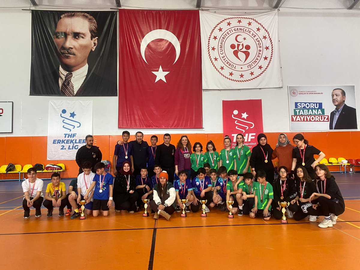 Okul Sporları Badminton Yıldız Erkekler ve Bayanlar Müsabakalarımızı tamamladık.