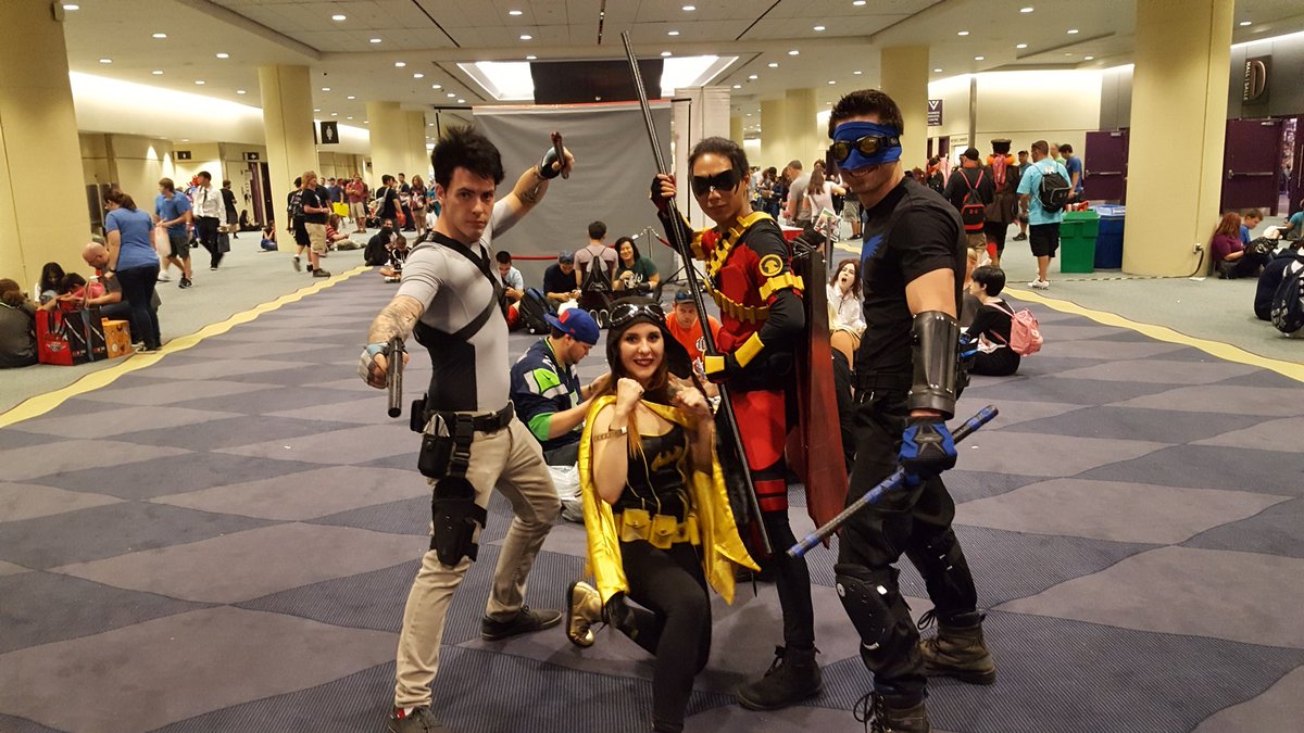 DrakeTal0n's tweet photo. The dick squad lol, funny thing her bf actually made the joke lol #dickgrayson #redrobin #Batgirl #nightwing #talon #Timdrake #draketalon #barbgordon https://t.co/lHRwtGz7VZ