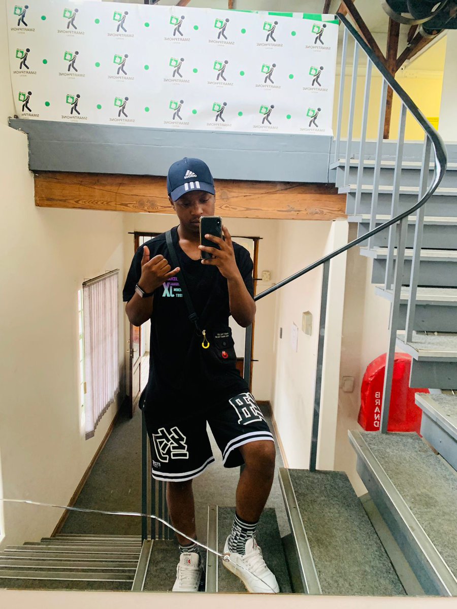 PeDuall_'s tweet photo. Sunday's are for taking pictures😅 #mjolowithazola https://t.co/5291LTntBd