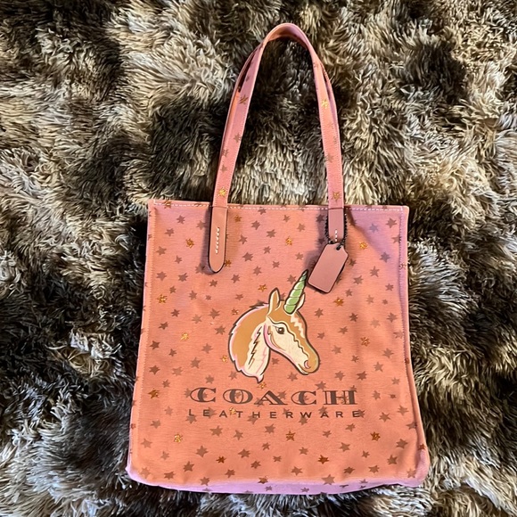 So good I had to share! Check out all the items I'm loving on @Poshmarkapp from @Welshgirl141 #poshmark #fashion #style #shopmycloset #laneboots #coach: posh.mk/cdcaactnBwb