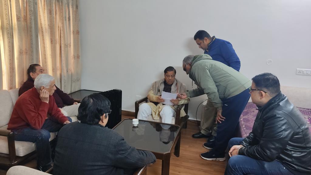 drkamalguptabjp's tweet photo. डॉ रविंद्र गुप्ता जी मामले में हुई कार्यवाही को लेकर आज डॉ. जे.पी. सिंह नलवा,डॉ.ऐ.पी. सेतिया, डॉ. संदीप कालरा, डॉ.रोहन कालरा जी आभार व्यक्त करने पहुंचे।
 मैं समस्त नागरिकों को आश्वस्त करता हूं सरकार व सम्पूर्ण प्रशासन सदैव आपकी सेवा,सुरक्षा के लिए कटिबद्ध है। https://t.co/WF6294Md8R