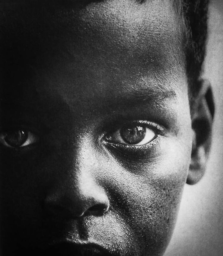 SodjininWilson's tweet photo. Bonjour bien dormi!! C’est encore moi ☺️! ✏️✏️✏️ portrait d’un enfant l’un de mes portraits le plus réaliste et d’une très belle dame ! Si vous aimez alors retweeter et liker ! Tout ce qu’on cherche c’est un chouya de visibilités ! Je vous adore ❤️❤️😘 https://t.co/MA5C6ZP3c9