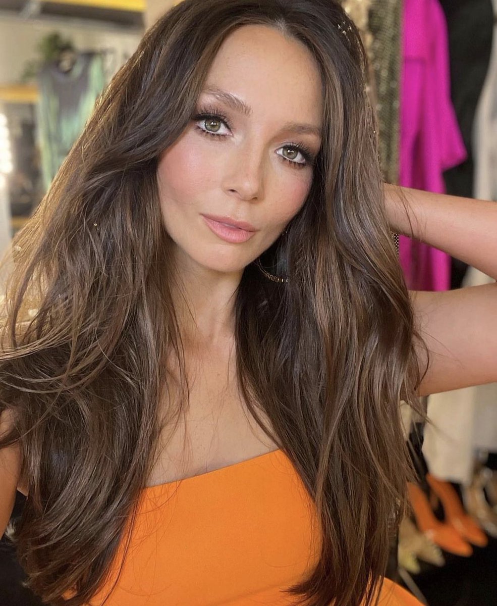 BradMullinsHair's tweet image. @TheRickiLee 
S | Natalia De Martin 
M | Sarah Tammer 
H | #BradMullinsHair using @OriginalMineral #BMxOM #OriginalMineralStyling #RickiLee #AGTon7