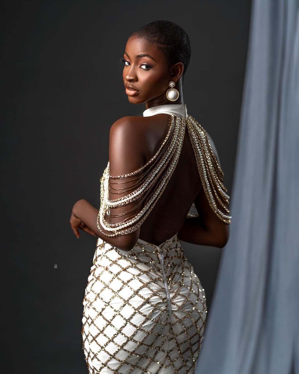 Fourwallmag's tweet photo. Meet Hannah Iribhogbe, Miss Nigeria who represented Nigeria at the Miss Universe beauty pageant. 

#fourwallmagazine #modeling #MissUniverse2022 #MissUniverse #71stMissUniverse #Nigeria https://t.co/WF1HCPOGOP