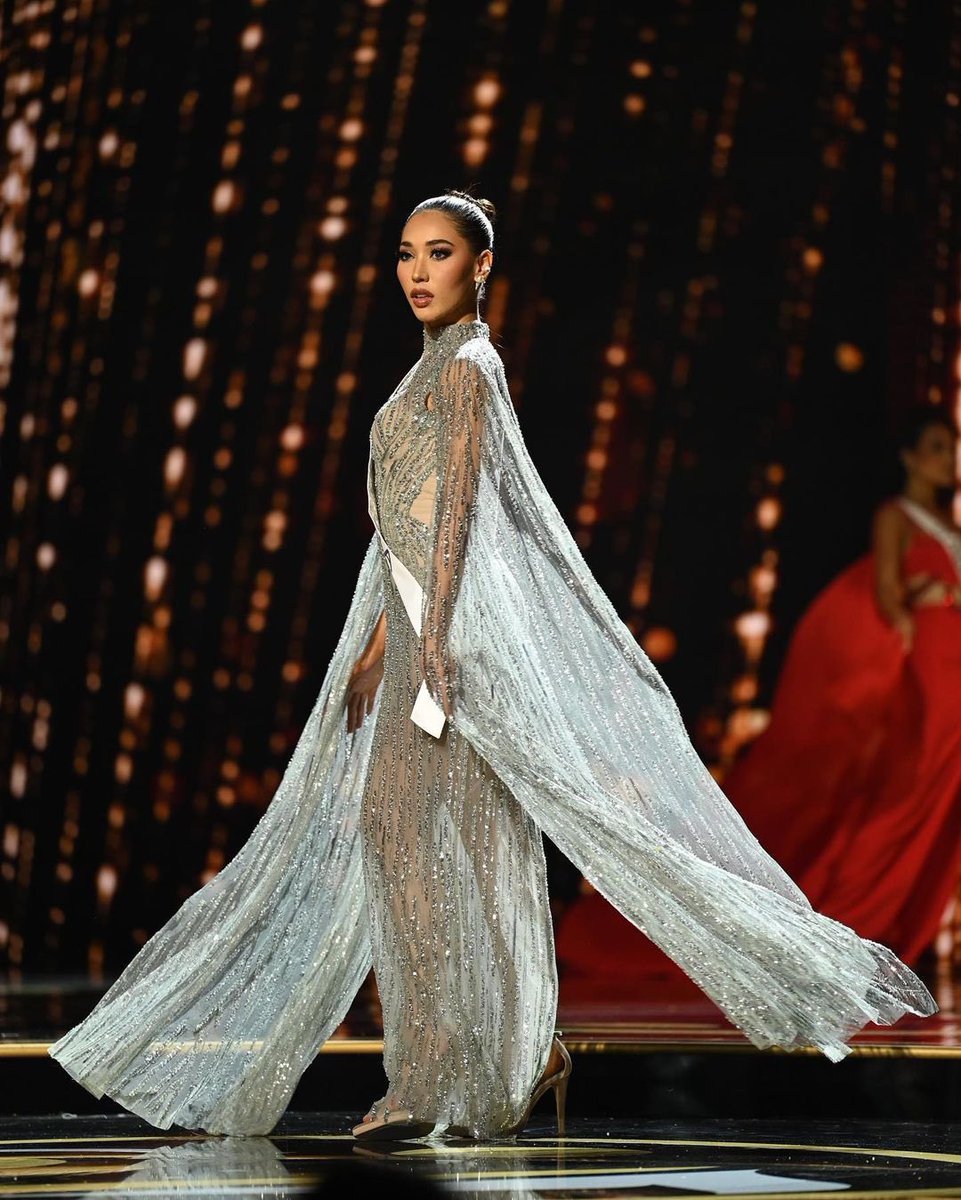 gunawantrian's tweet photo. Thank you Laksmi DeNeefe untuk perjuangannya membawa #indonesia we always have next year right... #71stMissUniverse #MissUniverse https://t.co/Gea6tKWiWr