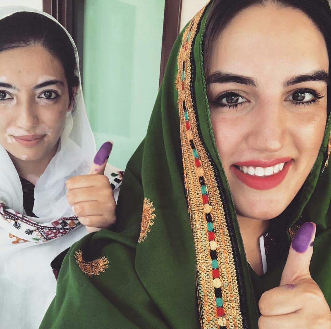 BhuttoMaryam's tweet photo. ووٹ صرف تیر کا ❤🖤💚
#HumSabKaNishanTeer https://t.co/NOdXlkhQab