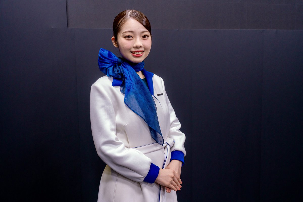 SUBARU_CORP's tweet image. 【#東京オートサロン2023】
今年の #SUBARUSTARS のユニフォーム、ご覧になられましたか？

ポイントは、スカーフと髪飾り！
SUBARUブースにお越しの際は、ぜひ注目してみてくださいね。

▼#東京オートサロン 2023特設サイト
subaru.jp/tas/

#SUBARUTAS #TAS2023
@subarustars_